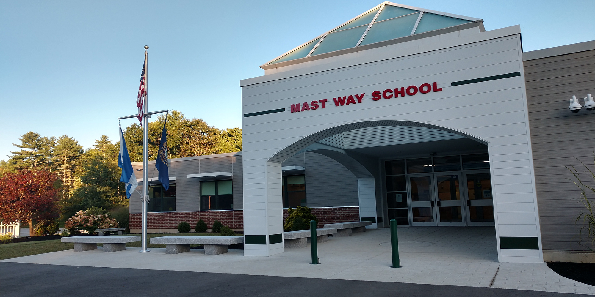 Front view of Oyster River's Mast Way Elementary School